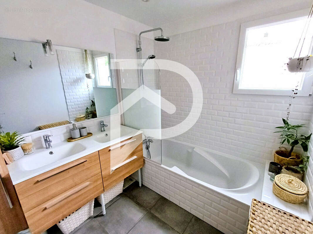 Appartement à MEYRARGUES