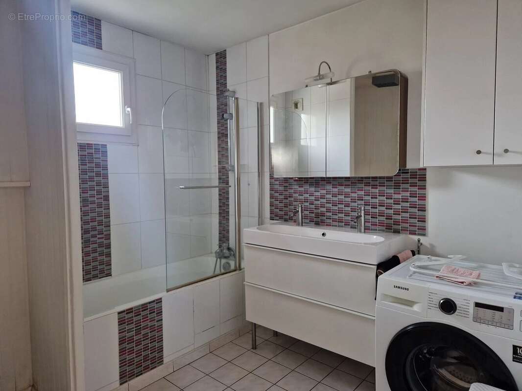 Appartement à VOISINS-LE-BRETONNEUX