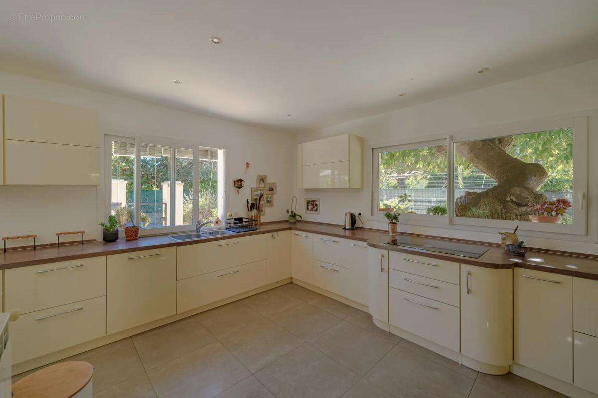 Maison à LA VALETTE-DU-VAR