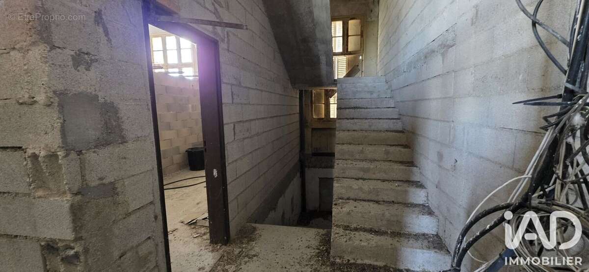 Appartement 617 m² à Varennes-Sur-Seine  - photo 9