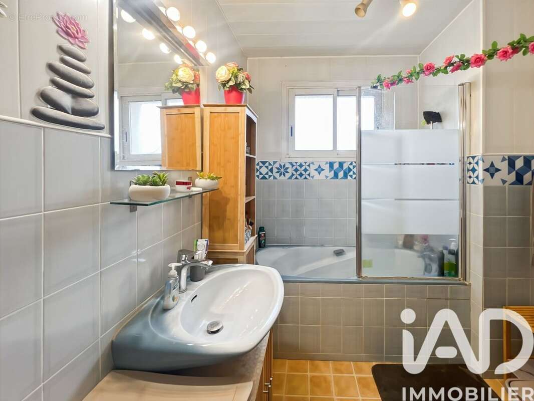 Photo 6 - Appartement à BAGNOLS-SUR-CEZE