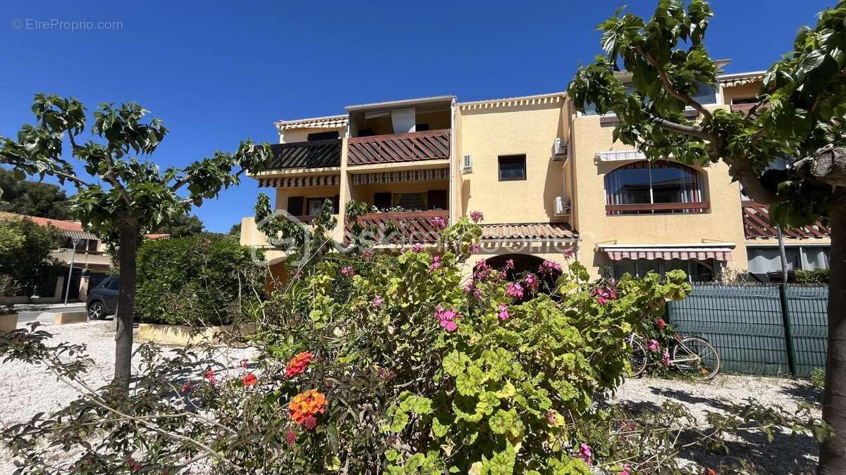Appartement à LA LONDE-LES-MAURES