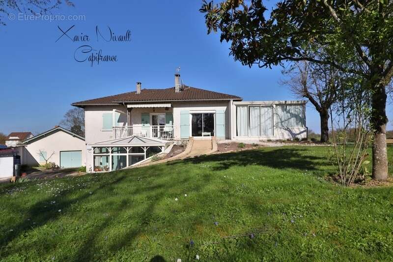 Maison à PONT-DE-VAUX