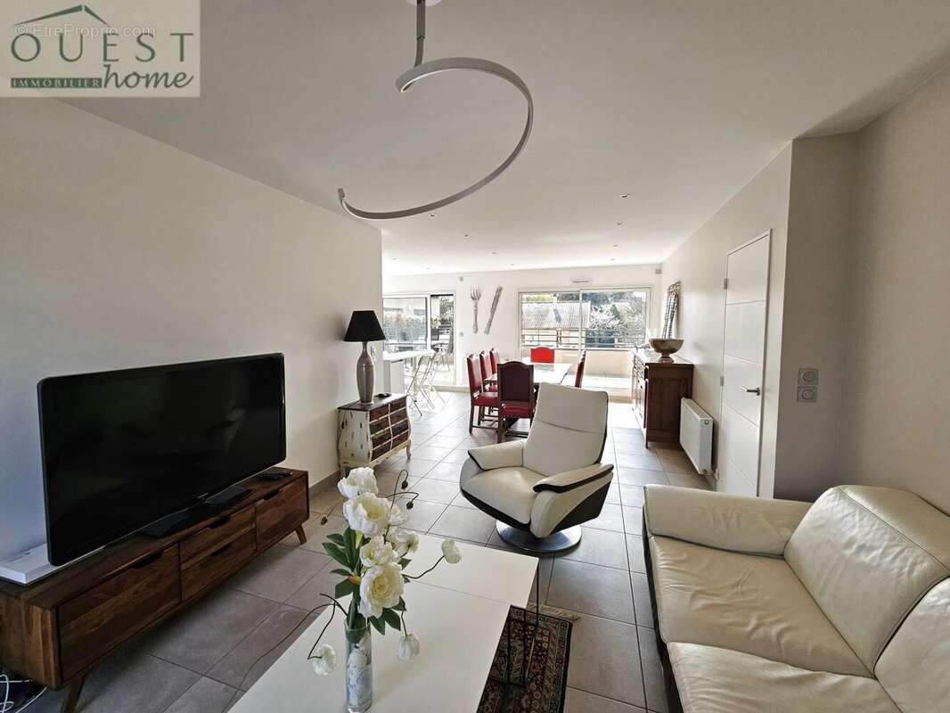 Appartement à SAINT-GENIS-LES-OLLIERES