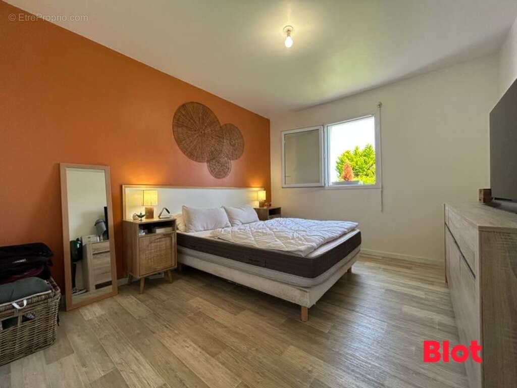 Maison à SAINT-GUINOUX