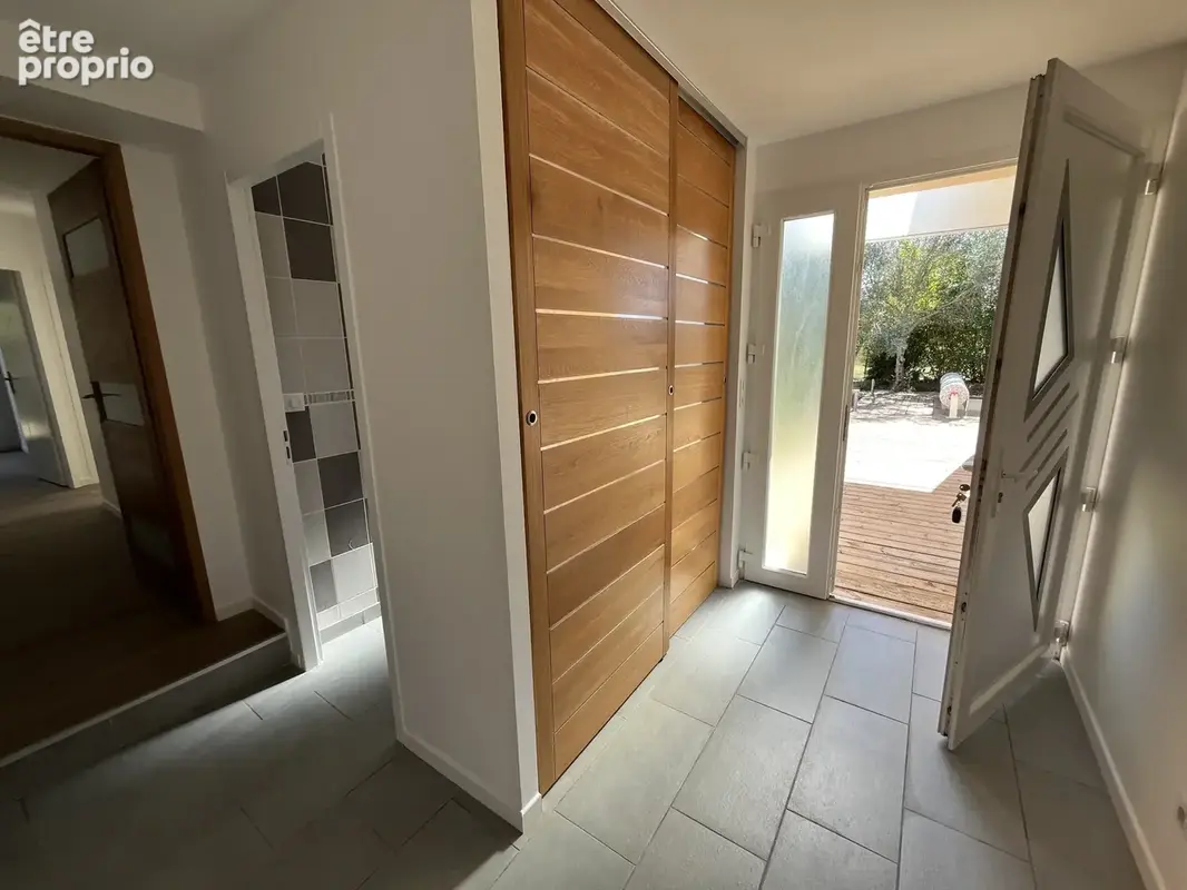Maison contemporaine de 2011 de 169 M2 avec piscine sur 2707 M2 - photo 11
