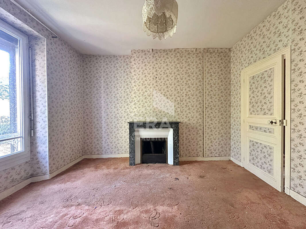 Autre à SAINT-PIERRE-LES-NEMOURS