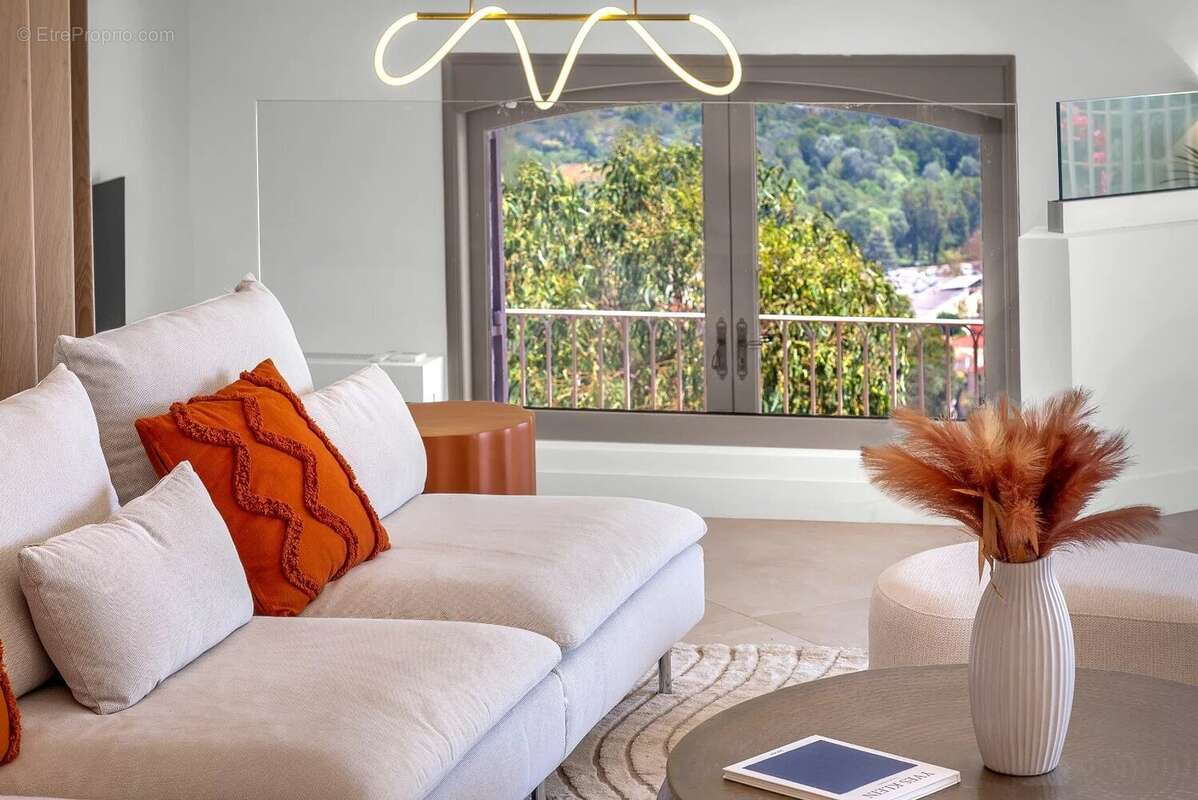 Maison à MANDELIEU-LA-NAPOULE