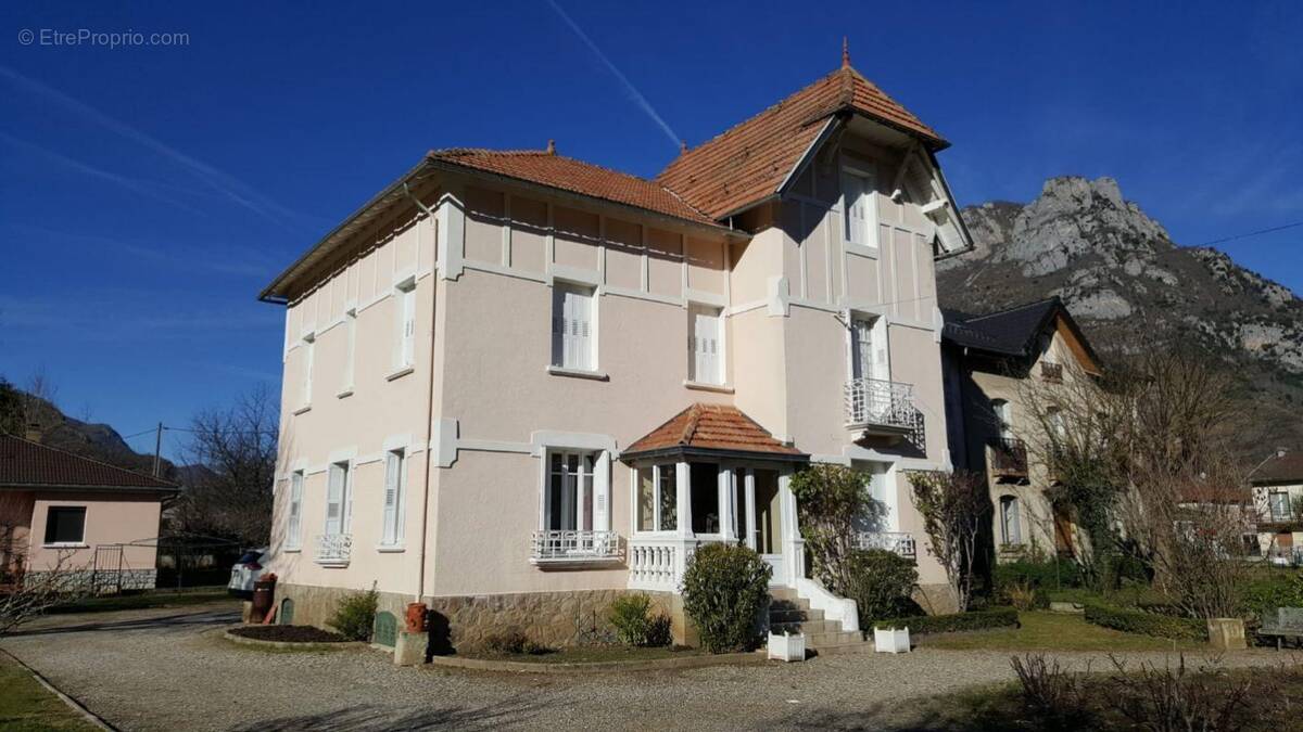 Maison à LES CABANNES