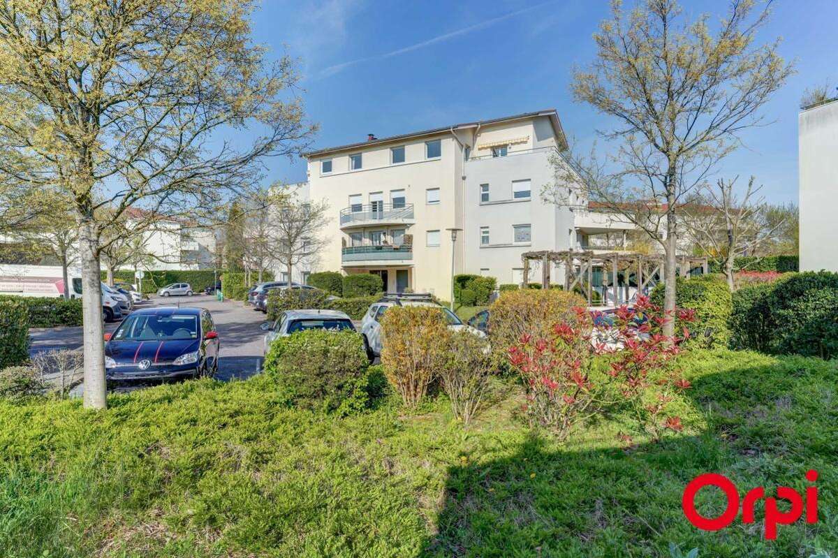 Appartement à RILLIEUX-LA-PAPE