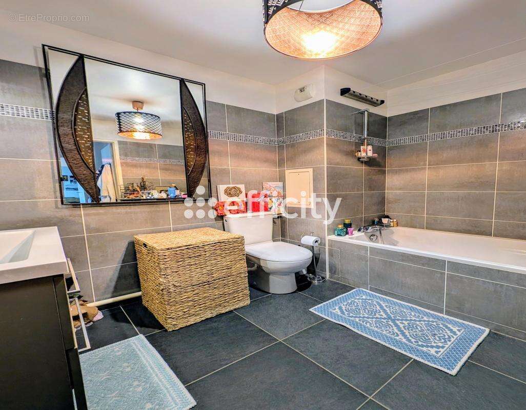 Appartement à BOIS-COLOMBES
