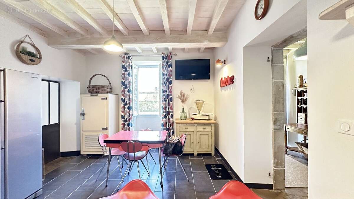 Maison bourgeoise du XVIIe siècle à vendre proche de Dax  Propriété de caractère avec dépendances, piscine et grand terrain - photo 8