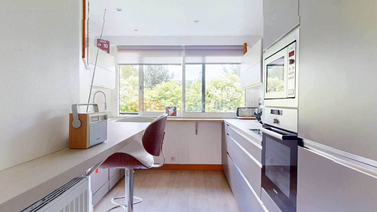 Appartement à VERRIERES-LE-BUISSON