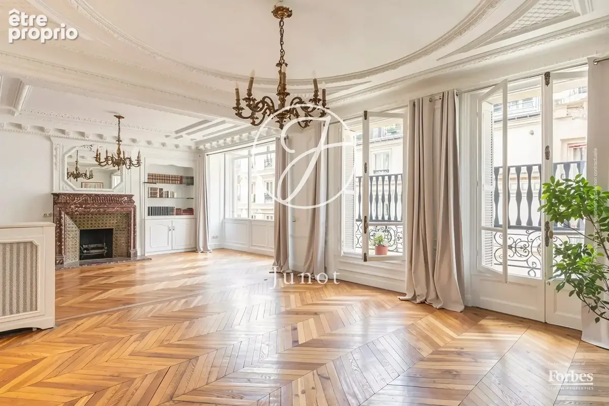 Paris 9e - PETITES ÉCURIES / FAUBOURG POISSONNIÈRE - Appartement - 5 pièces - 135,05m² Carrez- 3 chambres - Plein sud - photo 2