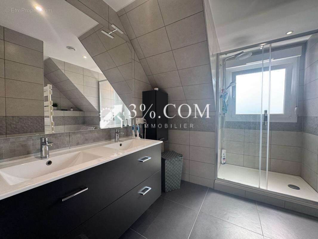 3%COM Jolie  maison mitoyenne 3 chambres et jardin - photo 14