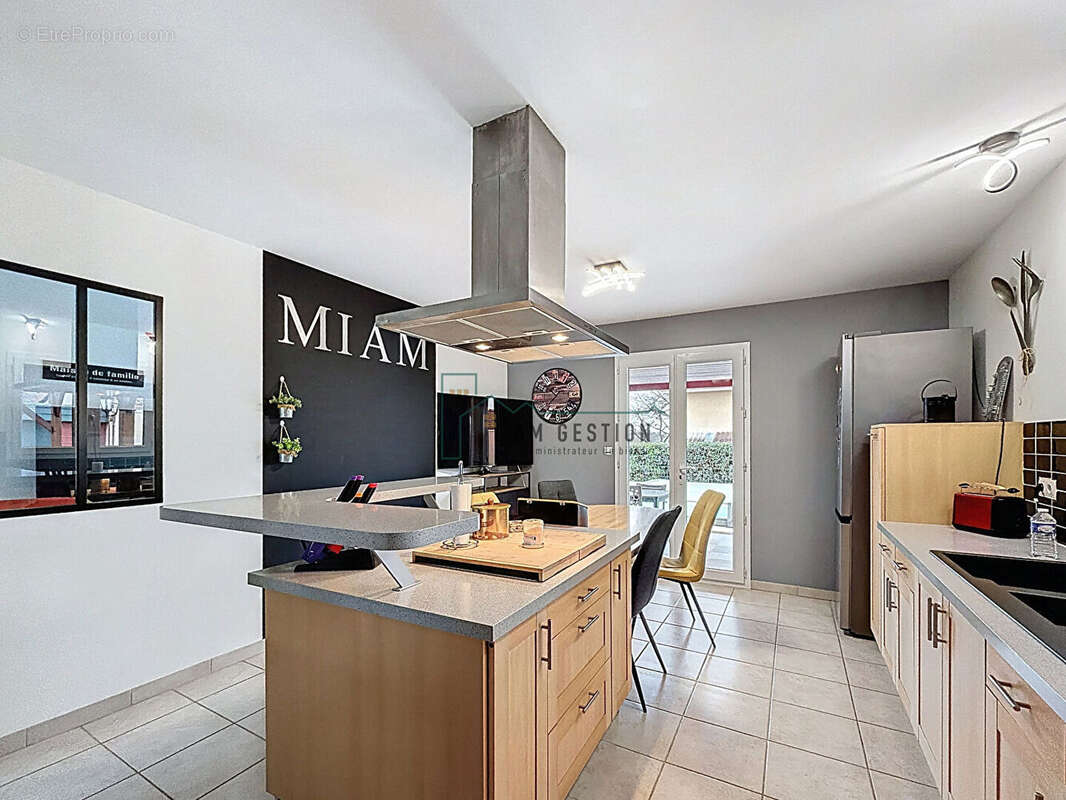 Maison à ORADOUR-SUR-GLANE