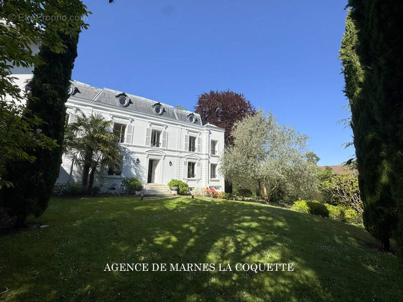 Maison à VILLE-D'AVRAY