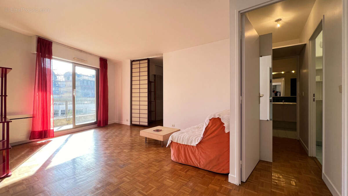 Appartement à PARIS-19E