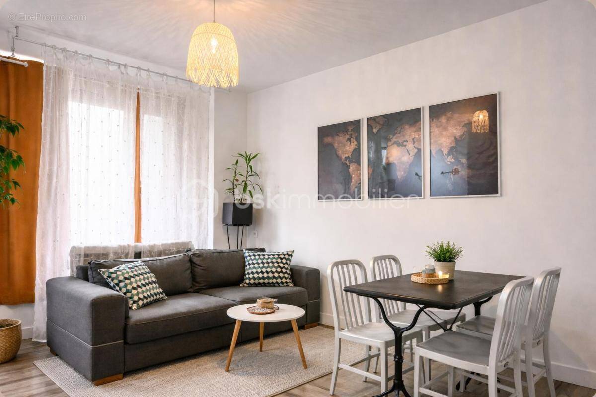 Appartement à FOURAS