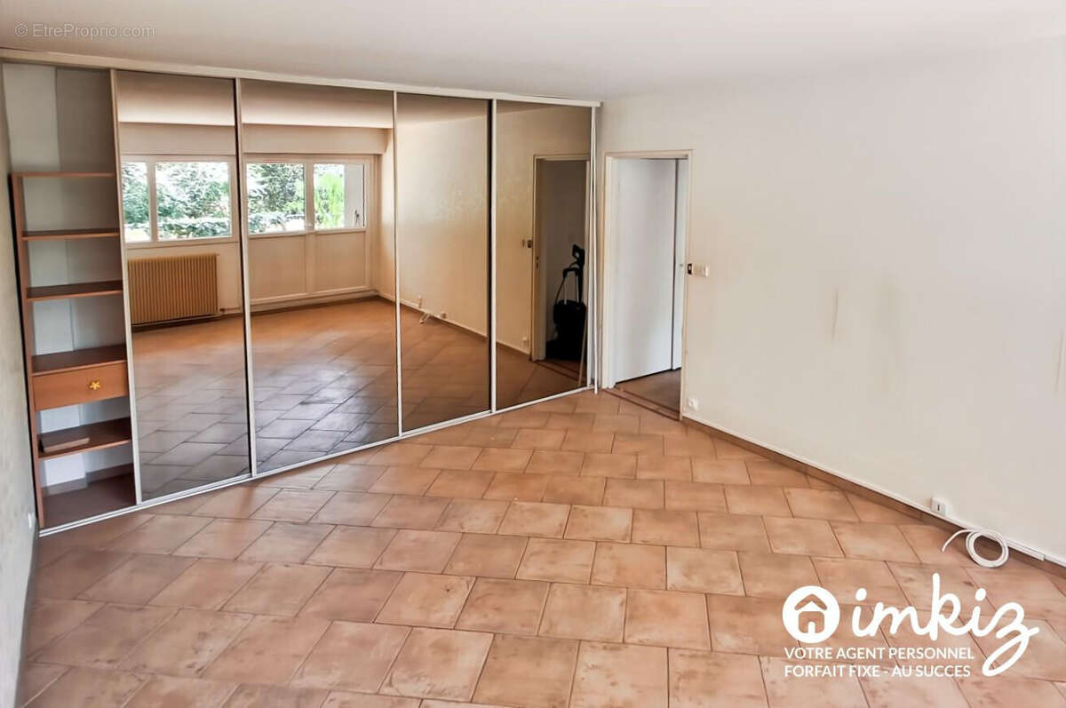 2 pièces avec grande terrasse et vue sur le bois - photo 4