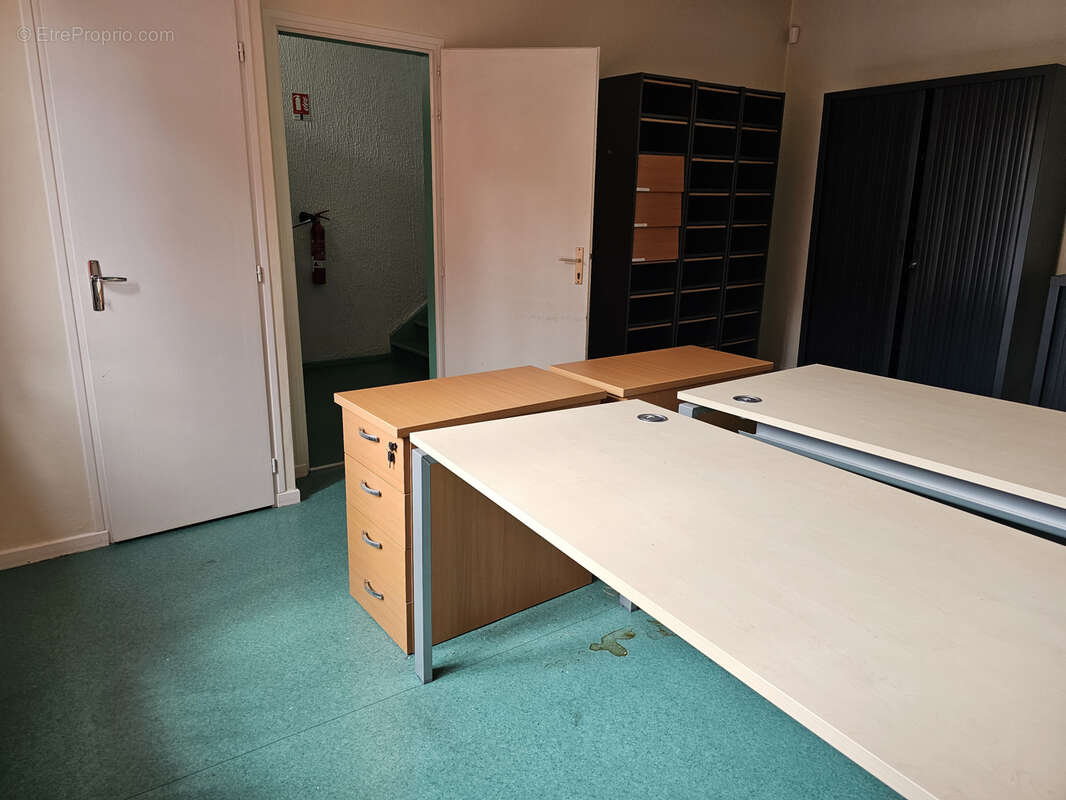 Local professionnel de plus de 400 m2 au centre ville de longwy - photo 8