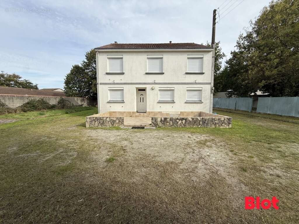 Maison à SAINT-SEBASTIEN-SUR-LOIRE