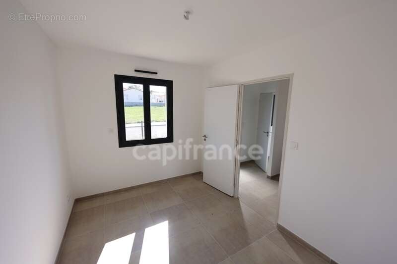 Maison à NOUAILLE-MAUPERTUIS