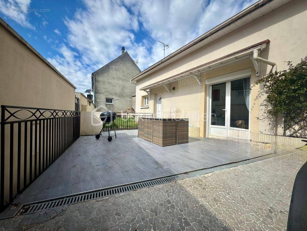 Maison à CLAYE-SOUILLY