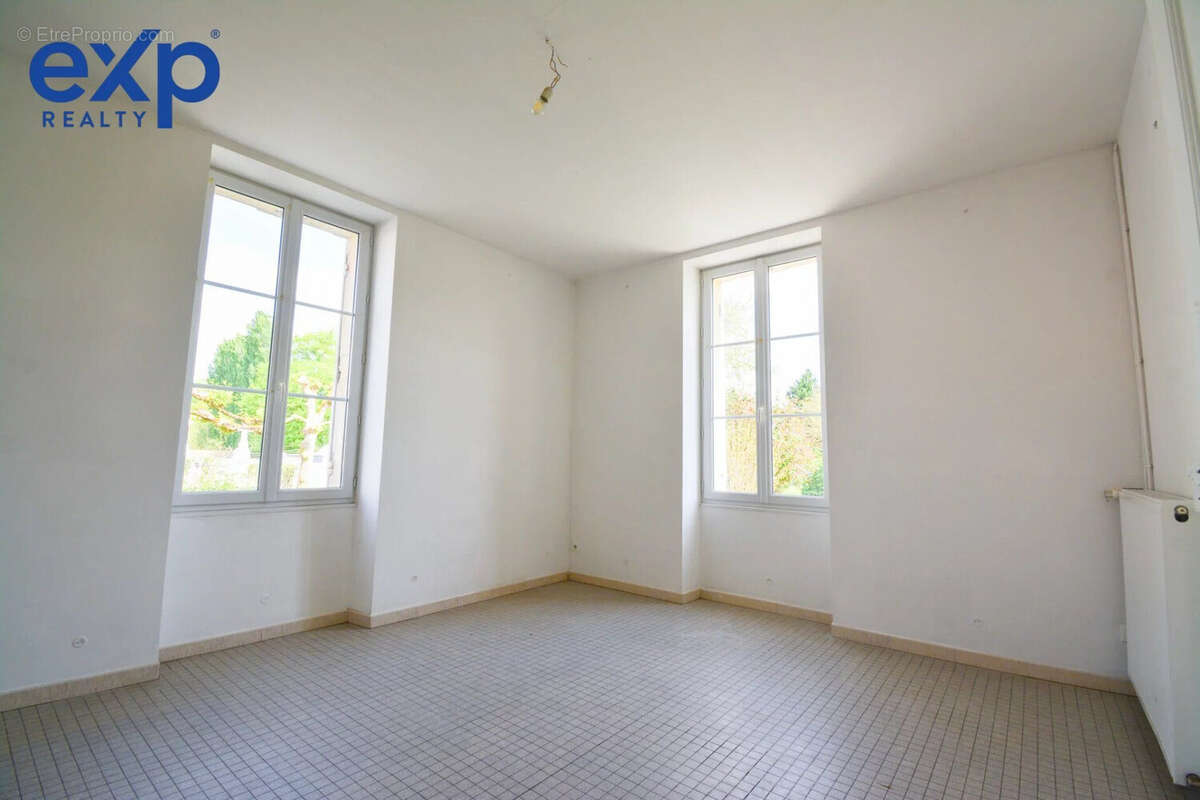 Maison à SAINT-EMILION