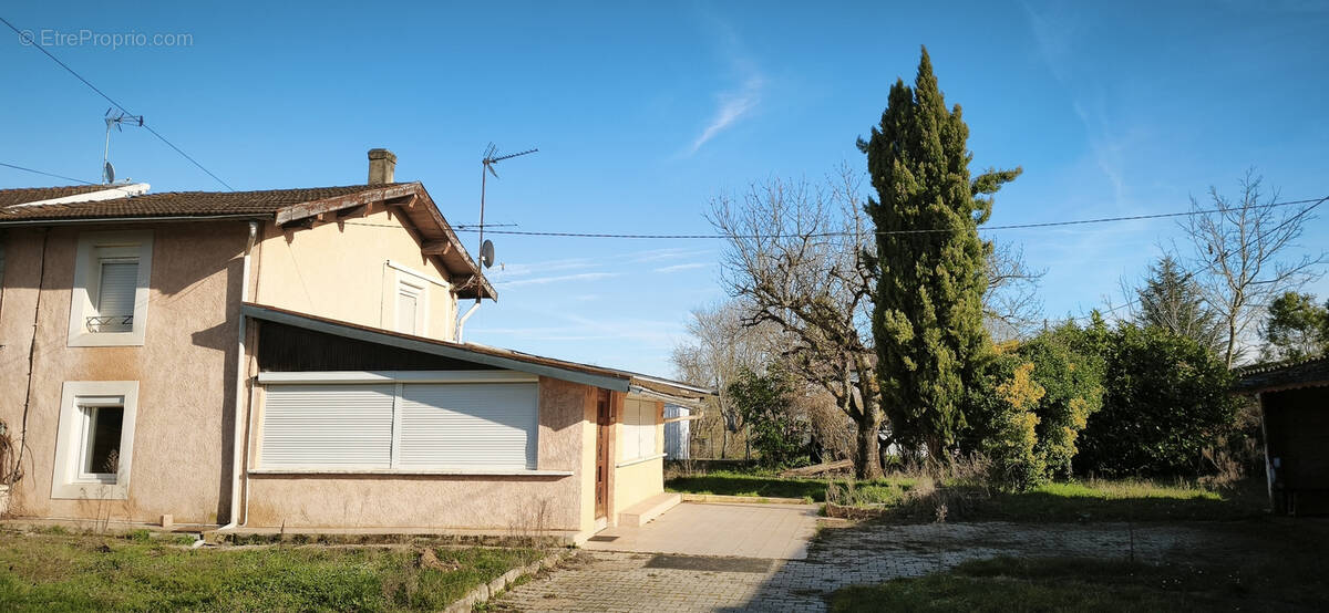 Maison à CHAZEY-SUR-AIN