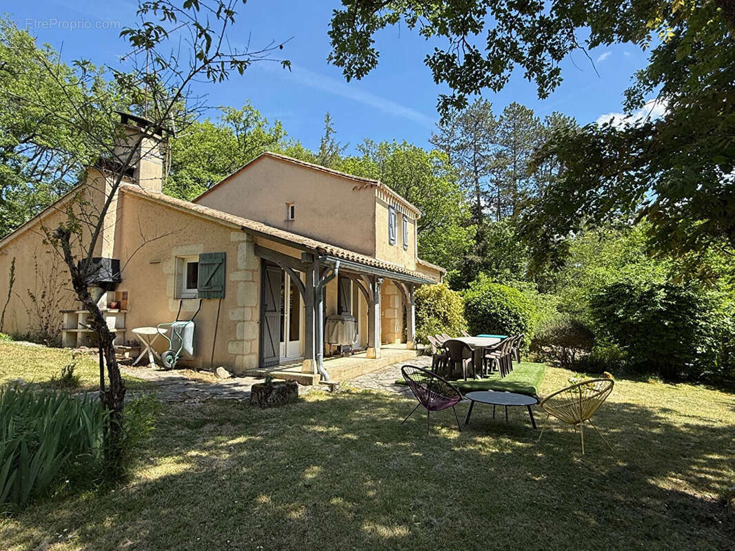 Cahors nord 15mn,  maison  T6 avec dépendance 6 pièce(s) 130 m2 sur 6610m² de terrain. - photo 3