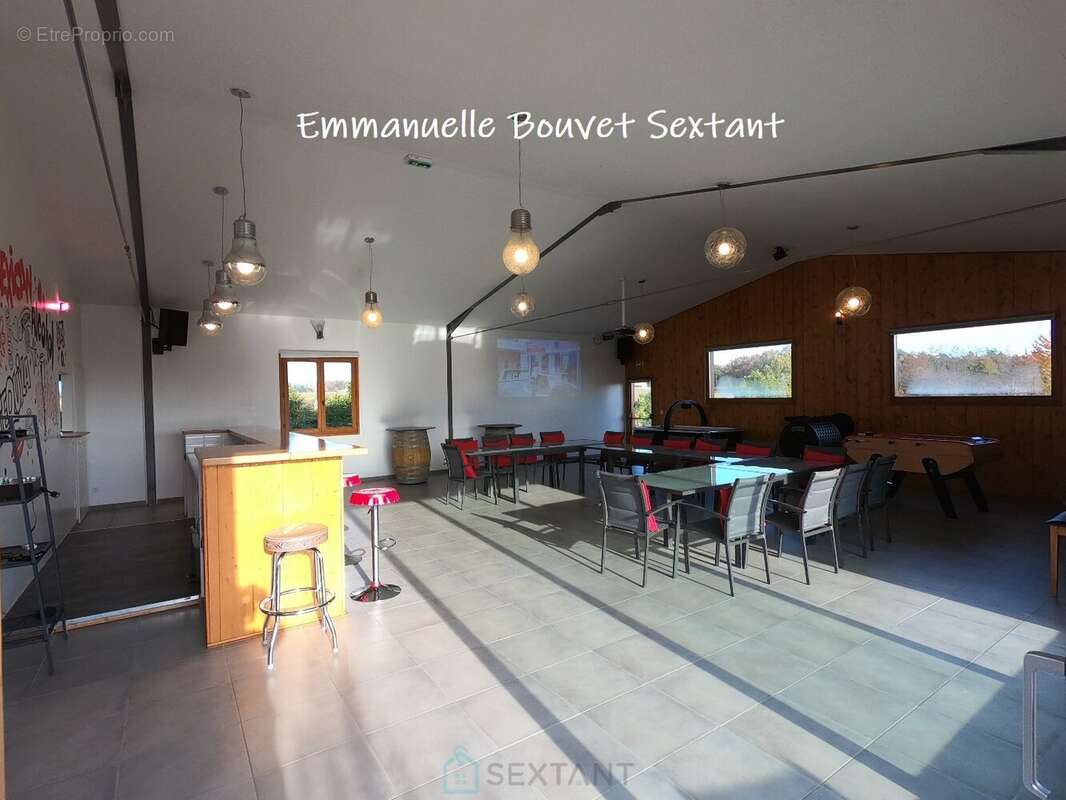 Superbe domaine touristique, 3 ha, 5 chalets bois, salle de réception, maison d'habitation, piscine, divers dépendances - photo 4