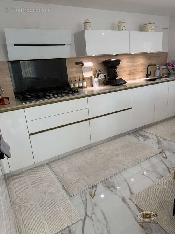 Maison à MONNETIER-MORNEX