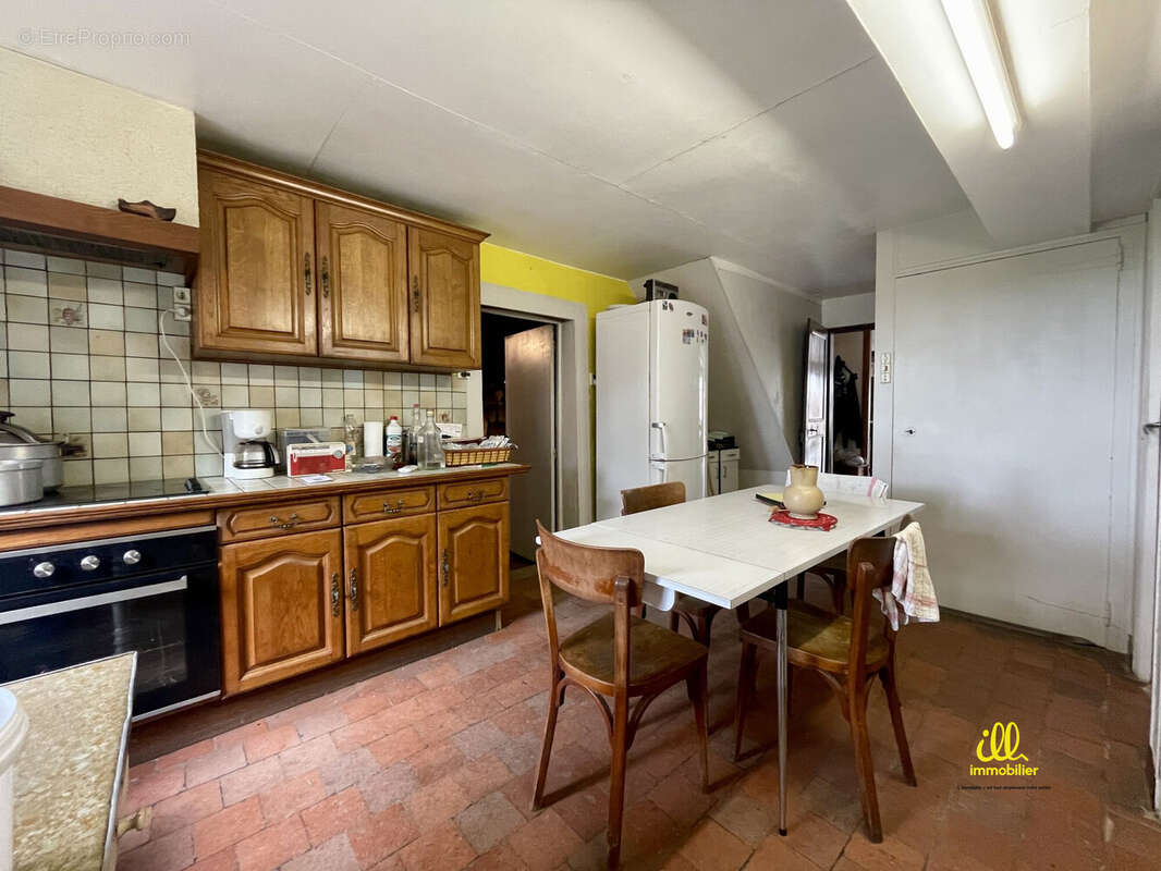 Maison à NEUVILLE-LEZ-BEAULIEU