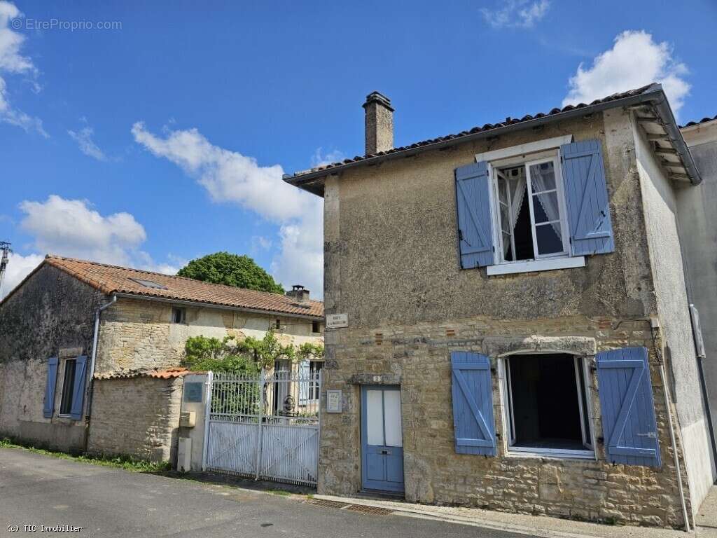 Maison à VILLEFAGNAN