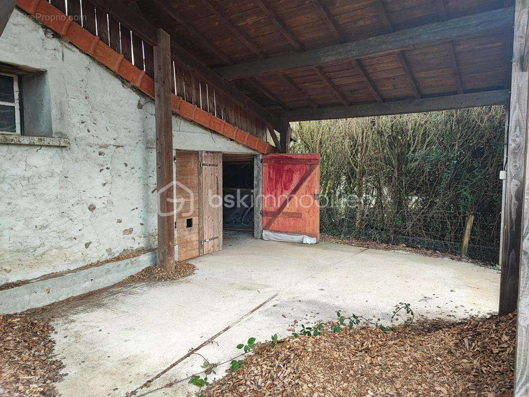 Maison à NEUVIC-ENTIER