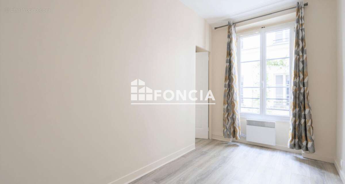 Appartement à PARIS-1E