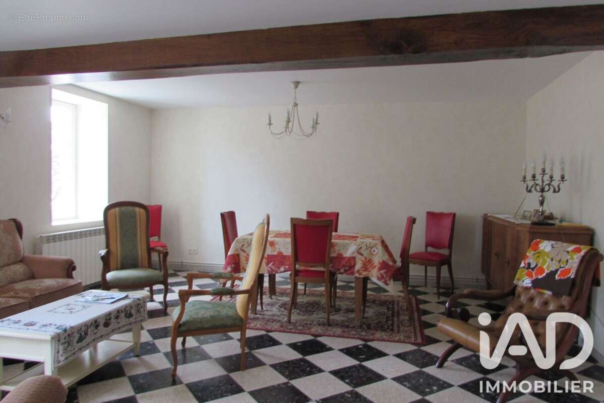 Maison 160 m² à Maulay  - photo 6