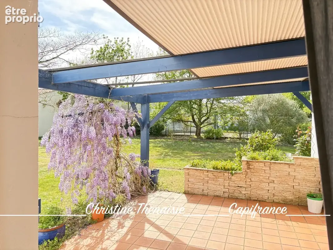 Maison à vendre sur un terrain de 2000 m2 - 4 chambres - Bureau - 3 salles d'eau - 3 wc - Dépendance de 110 m2 et garages LA GAR - photo 5