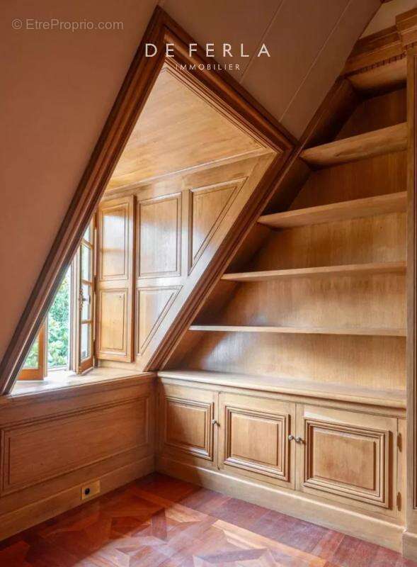 Maison à NEUILLY-SUR-SEINE