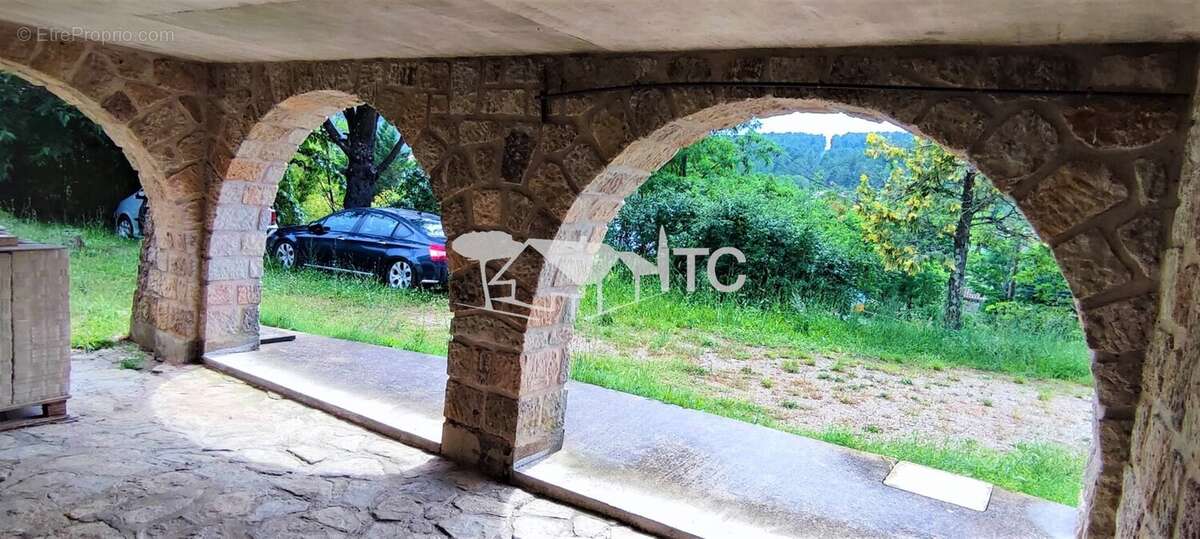 Maison à SAINT-PAUL-LE-JEUNE