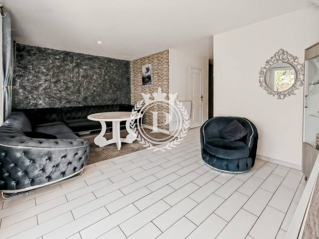 Maison à NEUILLY-SUR-MARNE