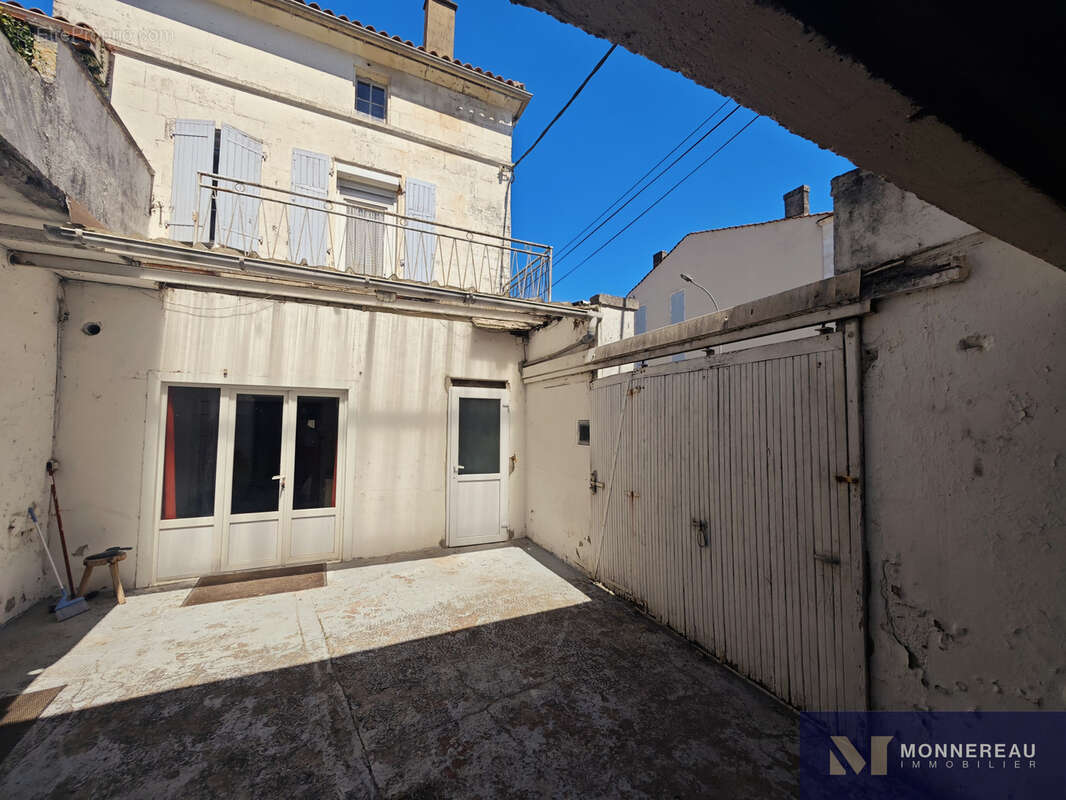Maison à CHATEAUNEUF-SUR-CHARENTE