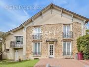 Photo 1 - Maison à MONTEVRAIN