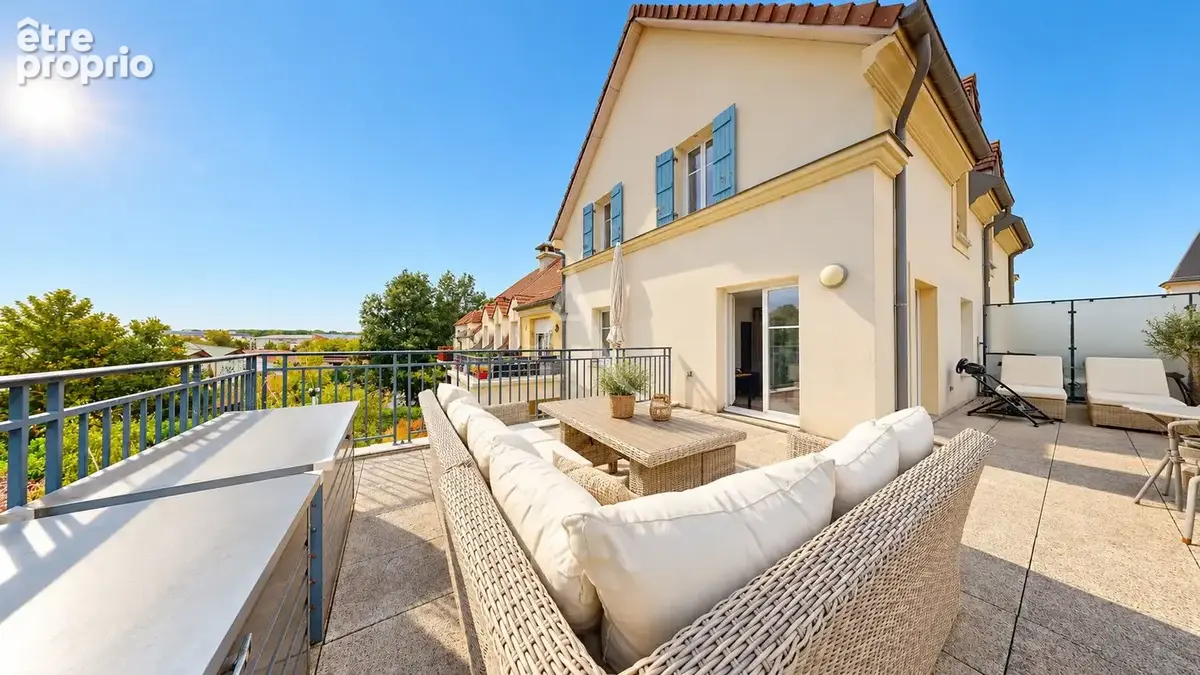 Appartement Vaureal  F5 en DUPLEX  au COEUR DE VILLE  de 75 m2 avec 43 m2 de terrasse et 2 places de parking en sous sol. - photo 12