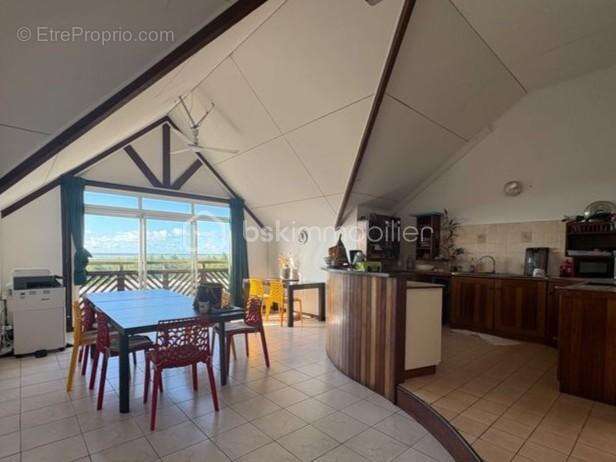 97300 – cayenne centre-ville – immeuble mixte 510 m² – 5 logements loués – locaux professionnels – ascenseur privatif – 4 statio - photo 18
