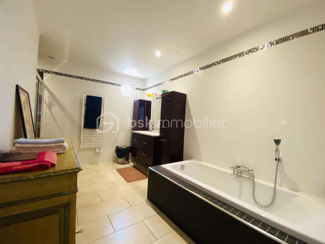 Maison ancienne de 210 m² Langrolay-sur-Rance - photo 10
