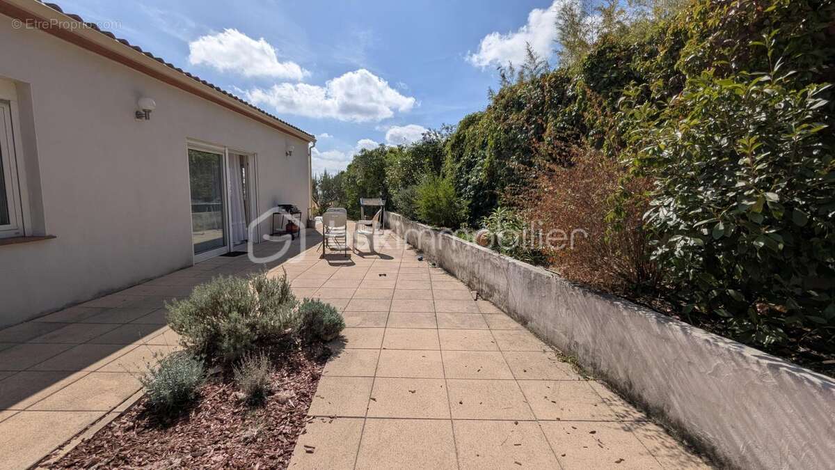 Maison à COMBAILLAUX