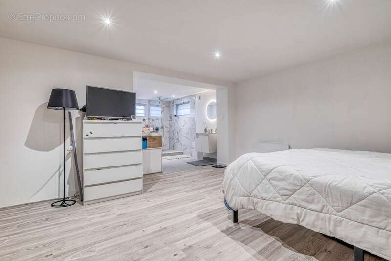 Christophe Michaudelle – CAPIFRANCE - vous propose proche de Meaux et de Saint Soupplets : maison indépendante - 4 pièces - 115  - photo 8