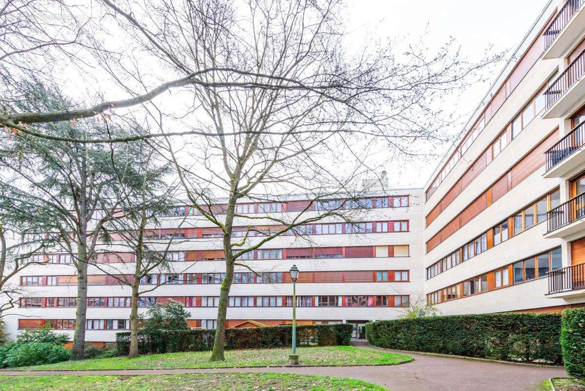Appartement à LA CELLE-SAINT-CLOUD